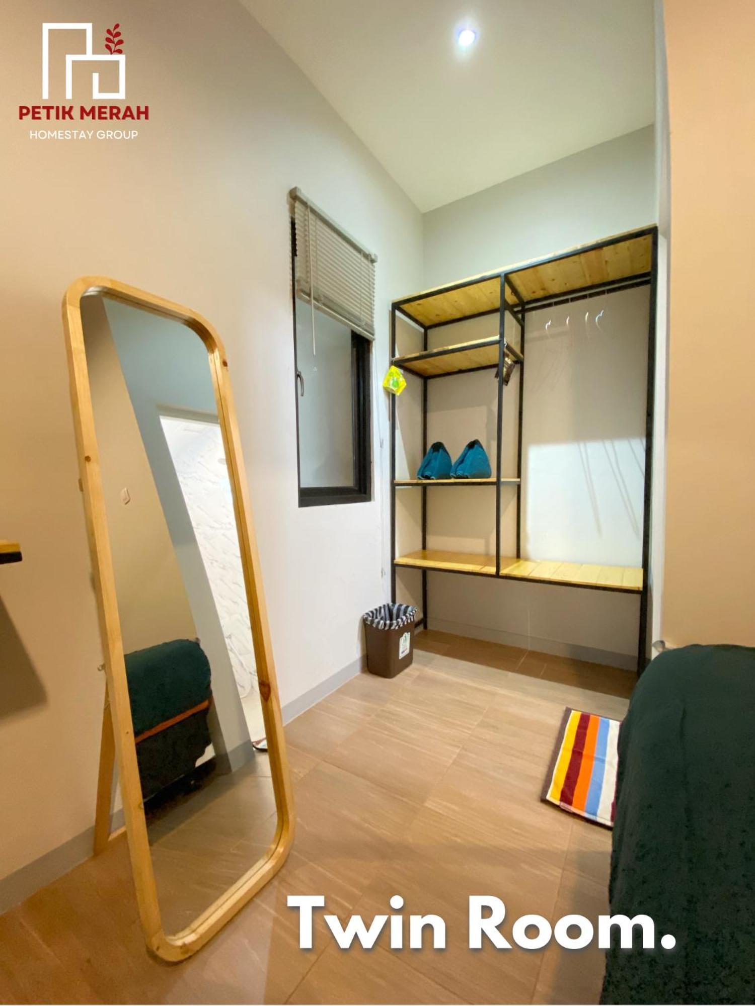 Petik Merah Homestay Pakualaman Εξωτερικό φωτογραφία